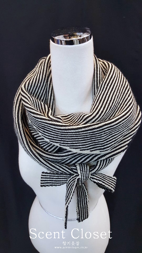 Stripe triangular muffler Ribbon strap Double-side