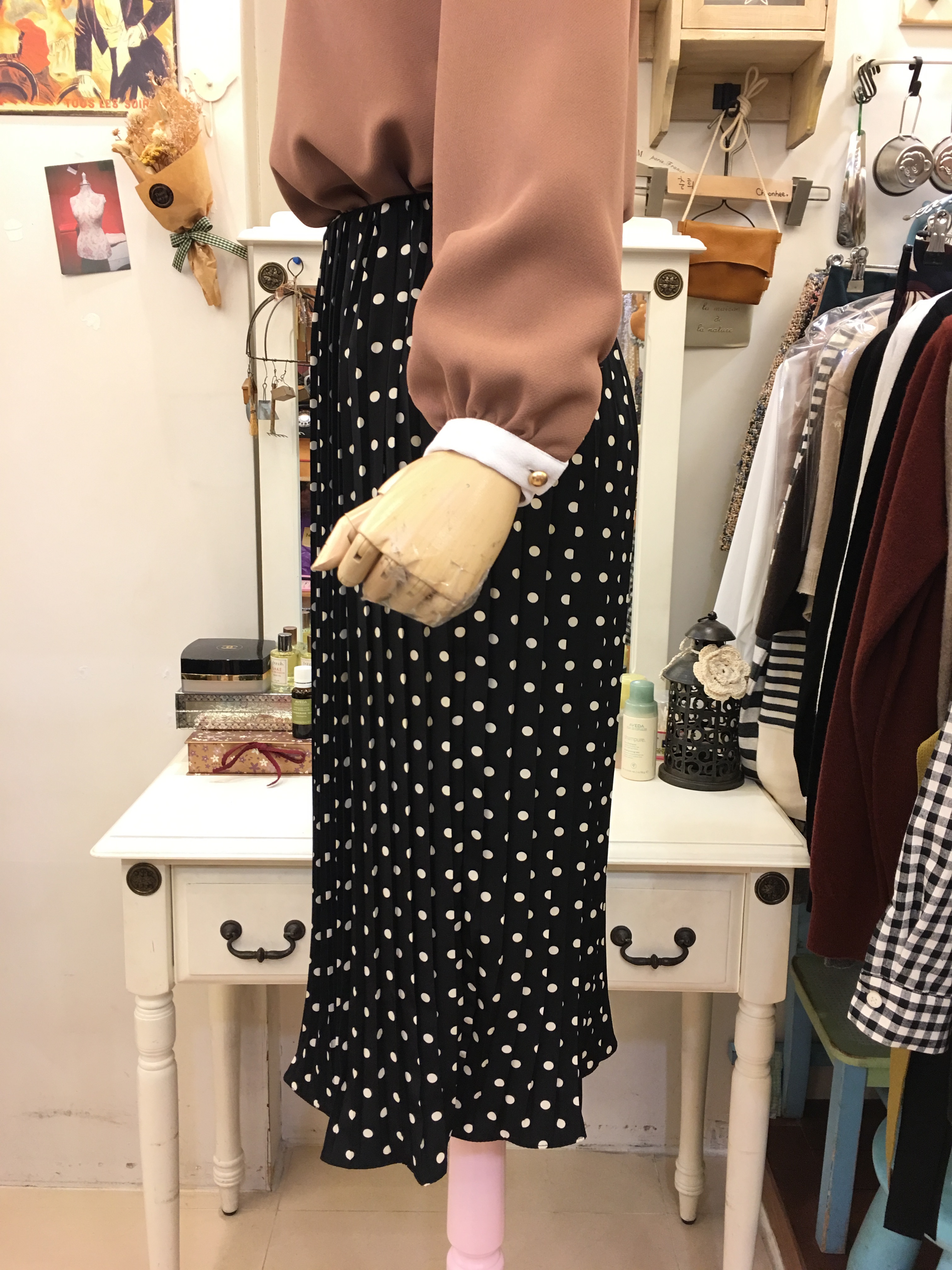 Dot Tong Band Machine Wrinkled Slim Long Skirt