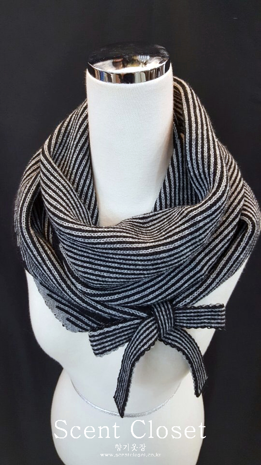 Stripe triangular muffler Ribbon strap Double-side