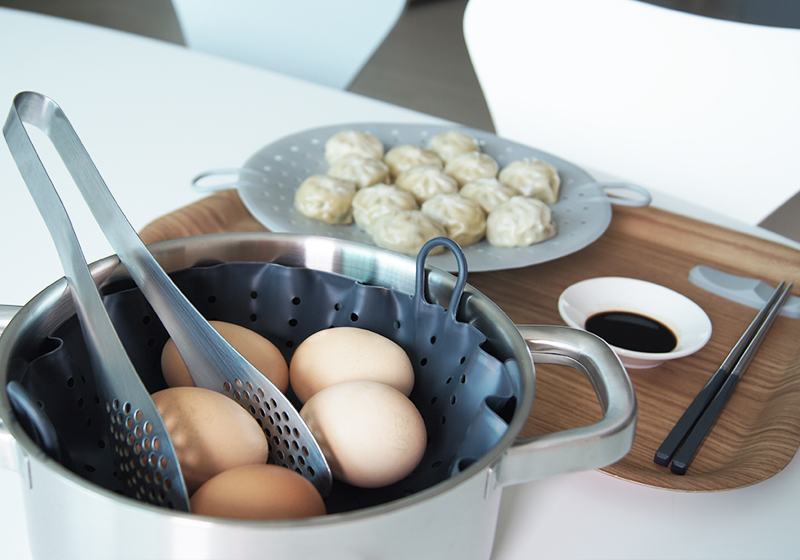 Soft silicone steamer design with a ribbon Ji Mala