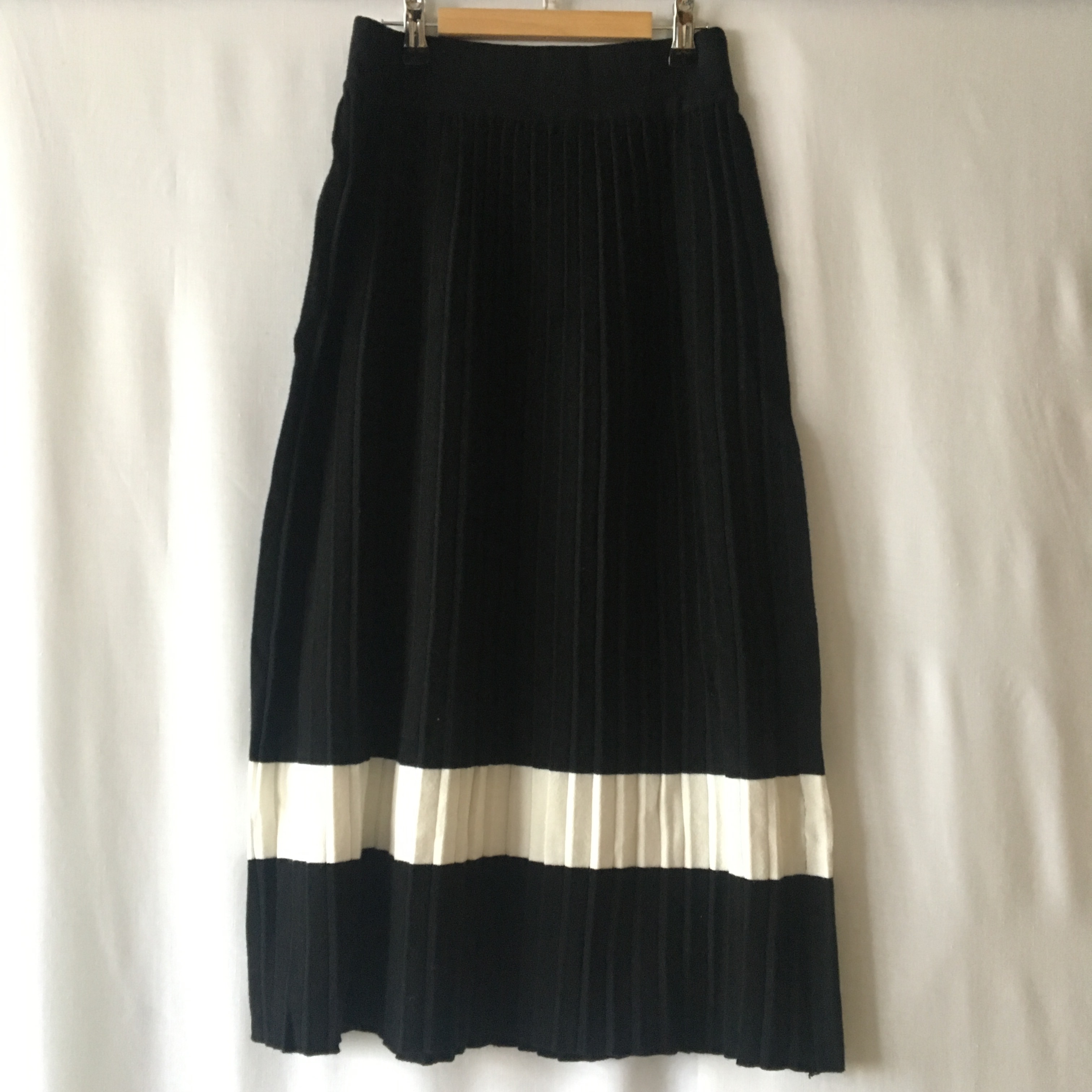 One-line Pleats Knit Long Skirt Women Fall Winter 