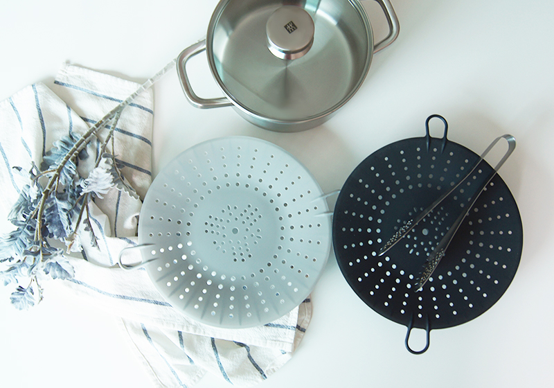 Soft silicone steamer design with a ribbon Ji Mala