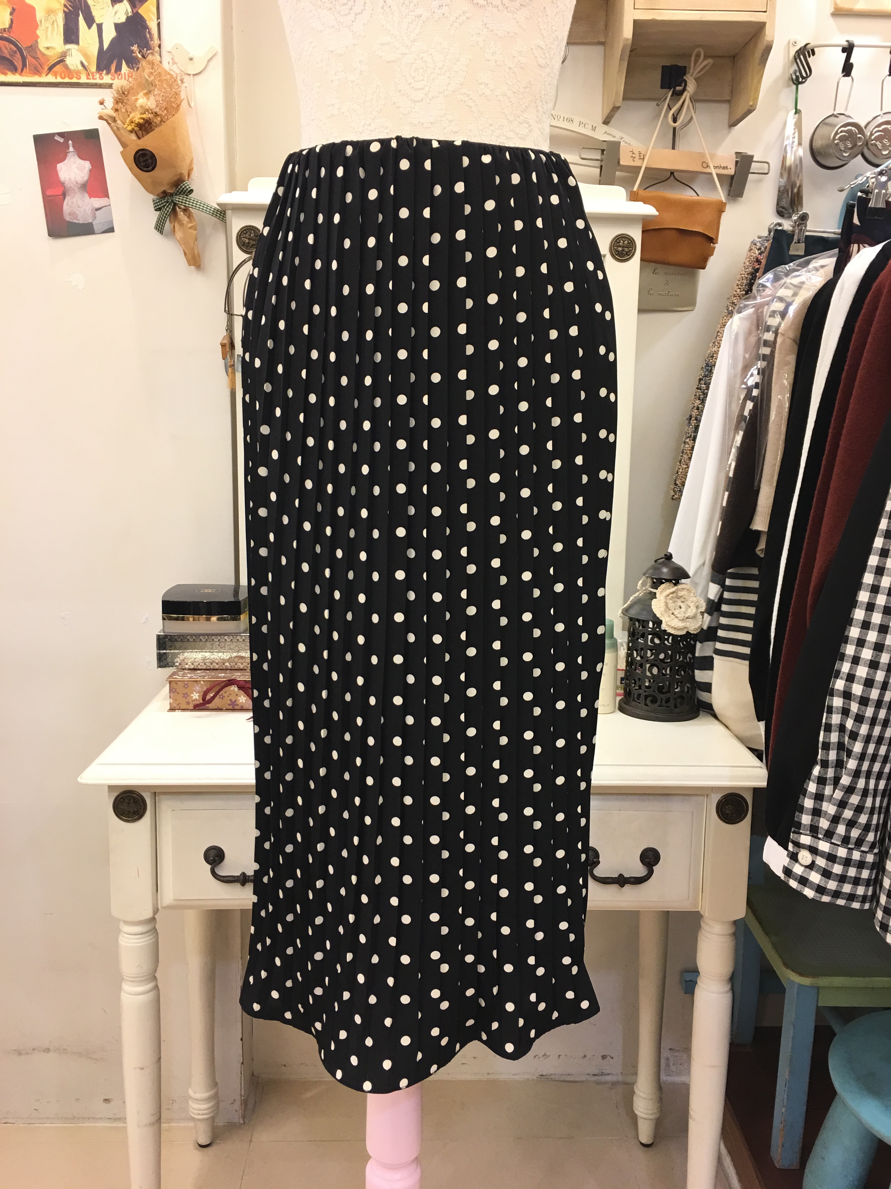 Dot Tong Band Machine Wrinkled Slim Long Skirt