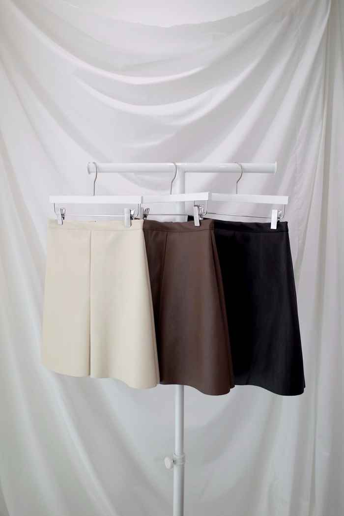 Incision a-line leather miniskirt Autumn leather p