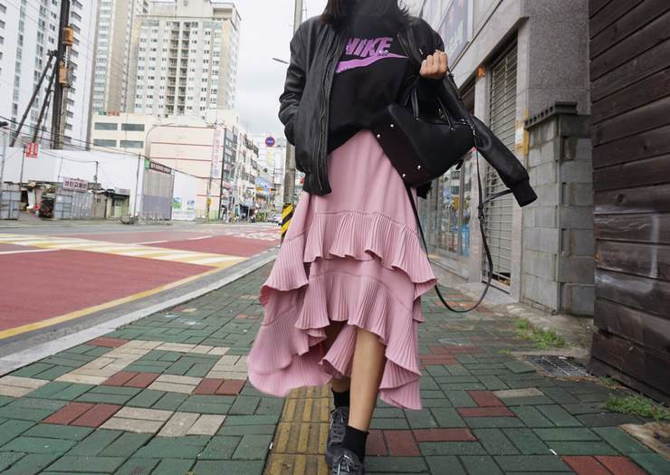 Wrinkled skirt Long skirts will be in stock after 