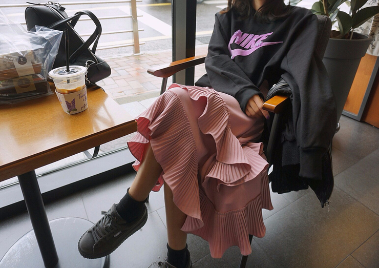 Wrinkled skirt Long skirts will be in stock after 