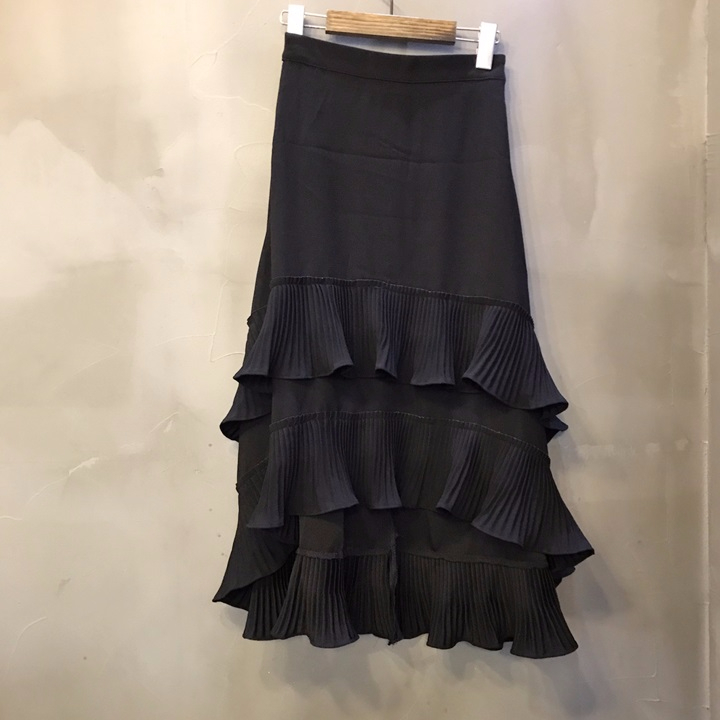 Wrinkled skirt Long skirts will be in stock after 