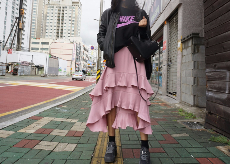 Wrinkled skirt Long skirts will be in stock after 