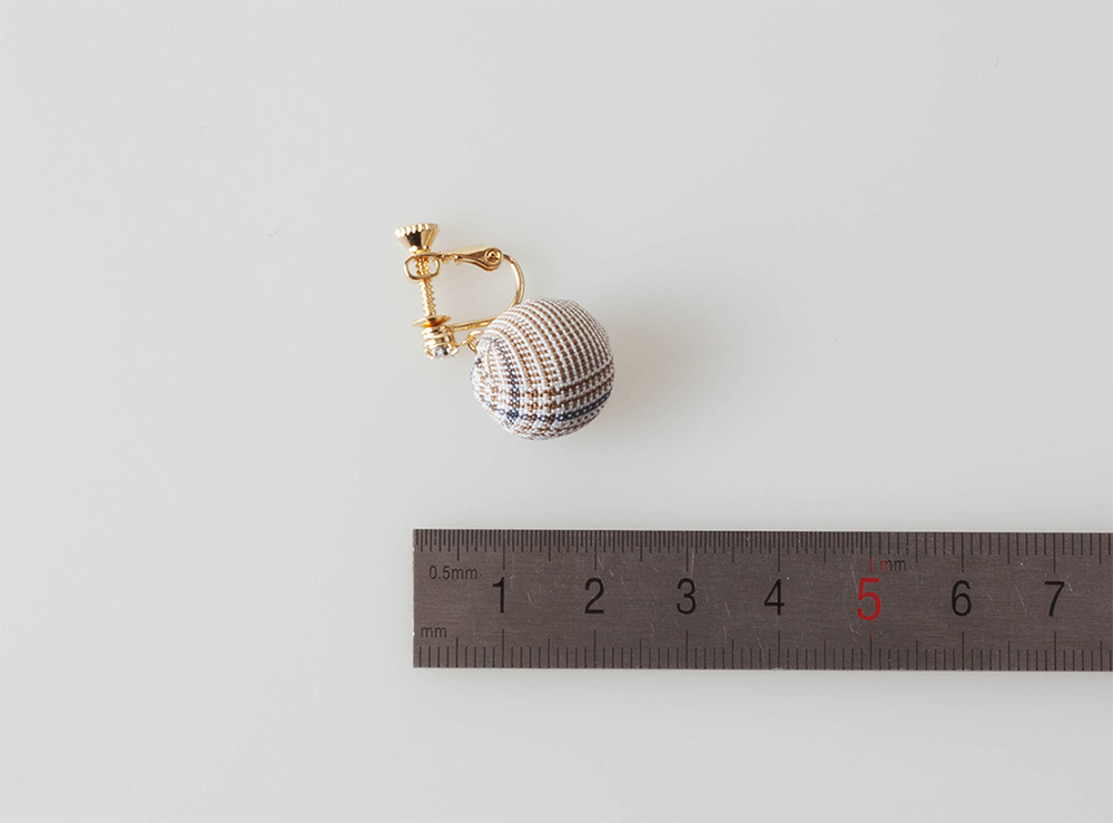 Free shipping Fashionable check Cotton ball ear Cu