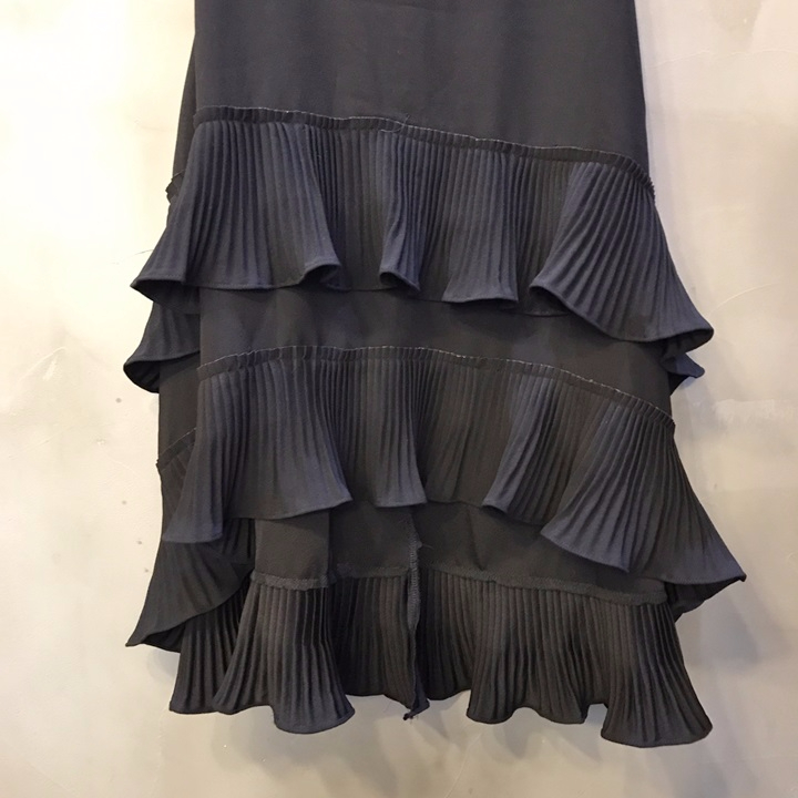 Wrinkled skirt Long skirts will be in stock after 