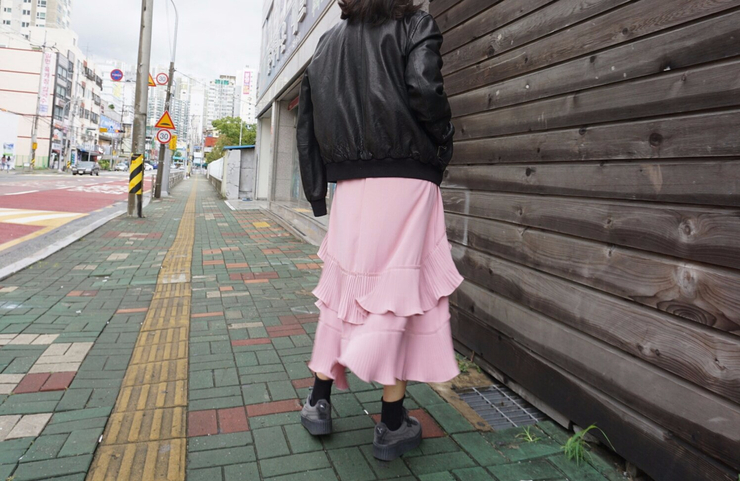 Wrinkled skirt Long skirts will be in stock after 