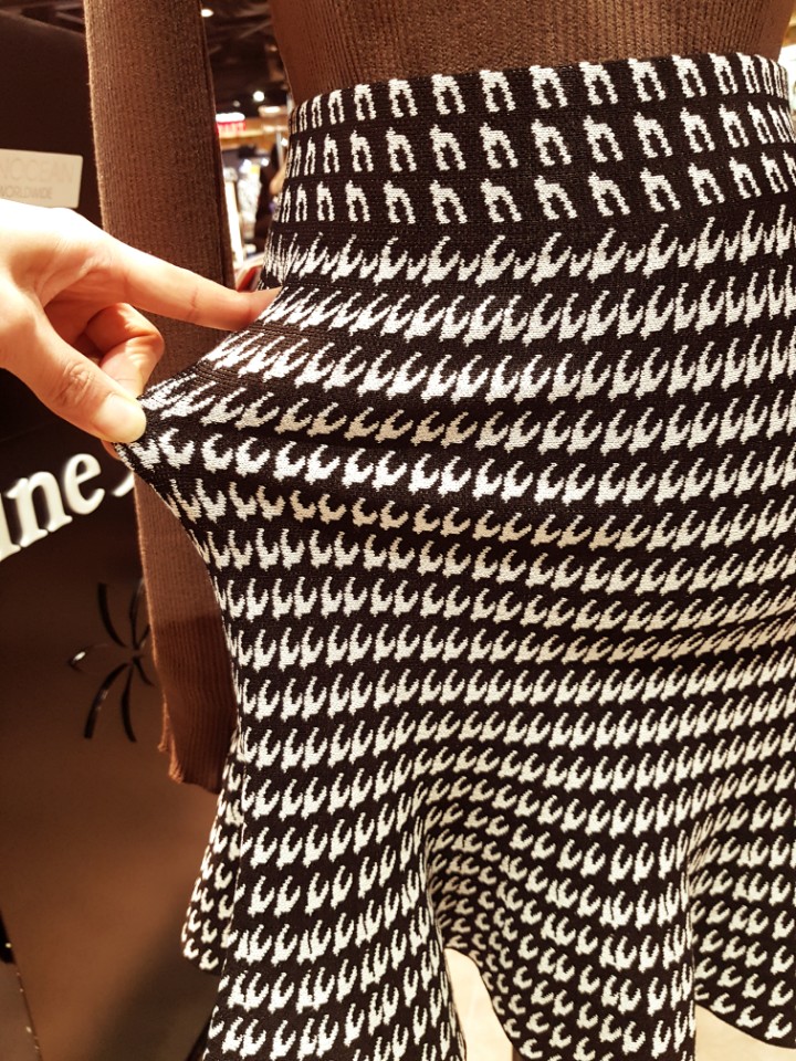 Nine step pattern flare mini skirt NK7401