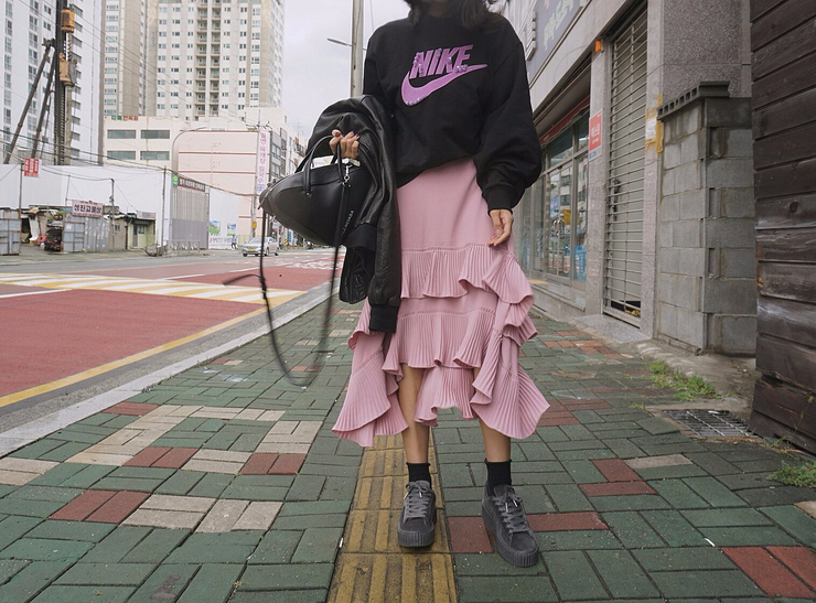 Wrinkled skirt Long skirts will be in stock after 
