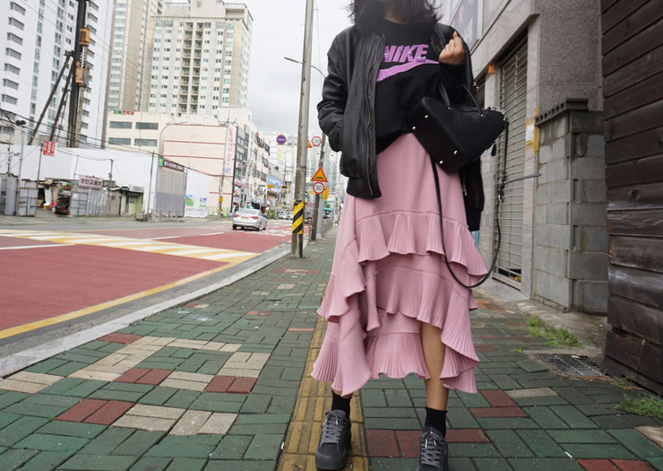 Wrinkled skirt Long skirts will be in stock after 
