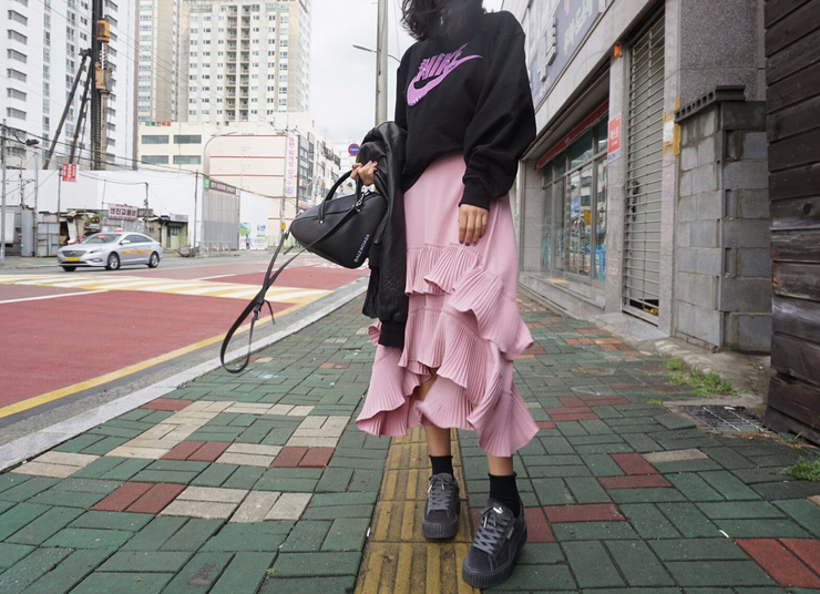 Wrinkled skirt Long skirts will be in stock after 