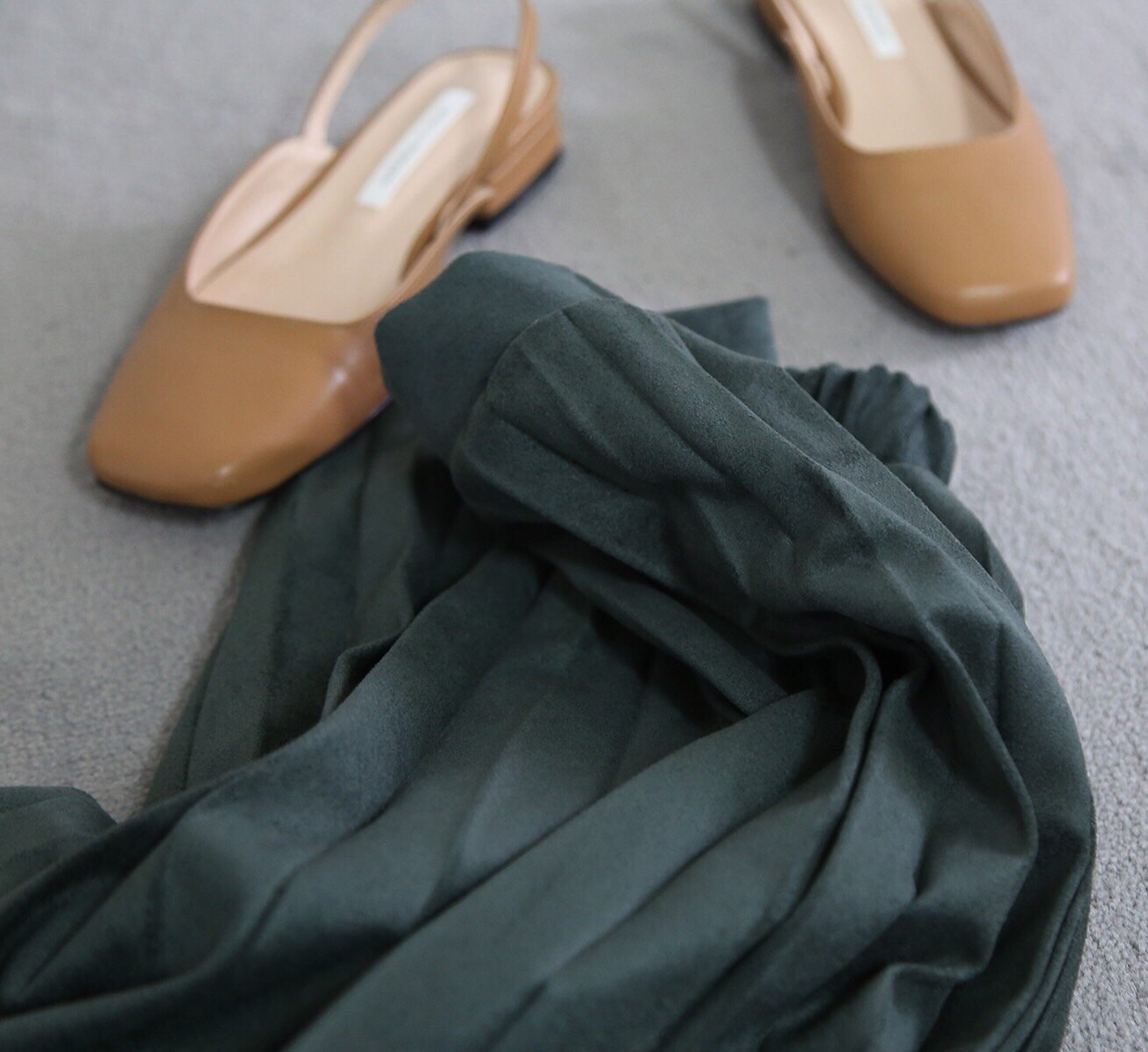 Tax pleat wrinkle long skirt color banding suede a