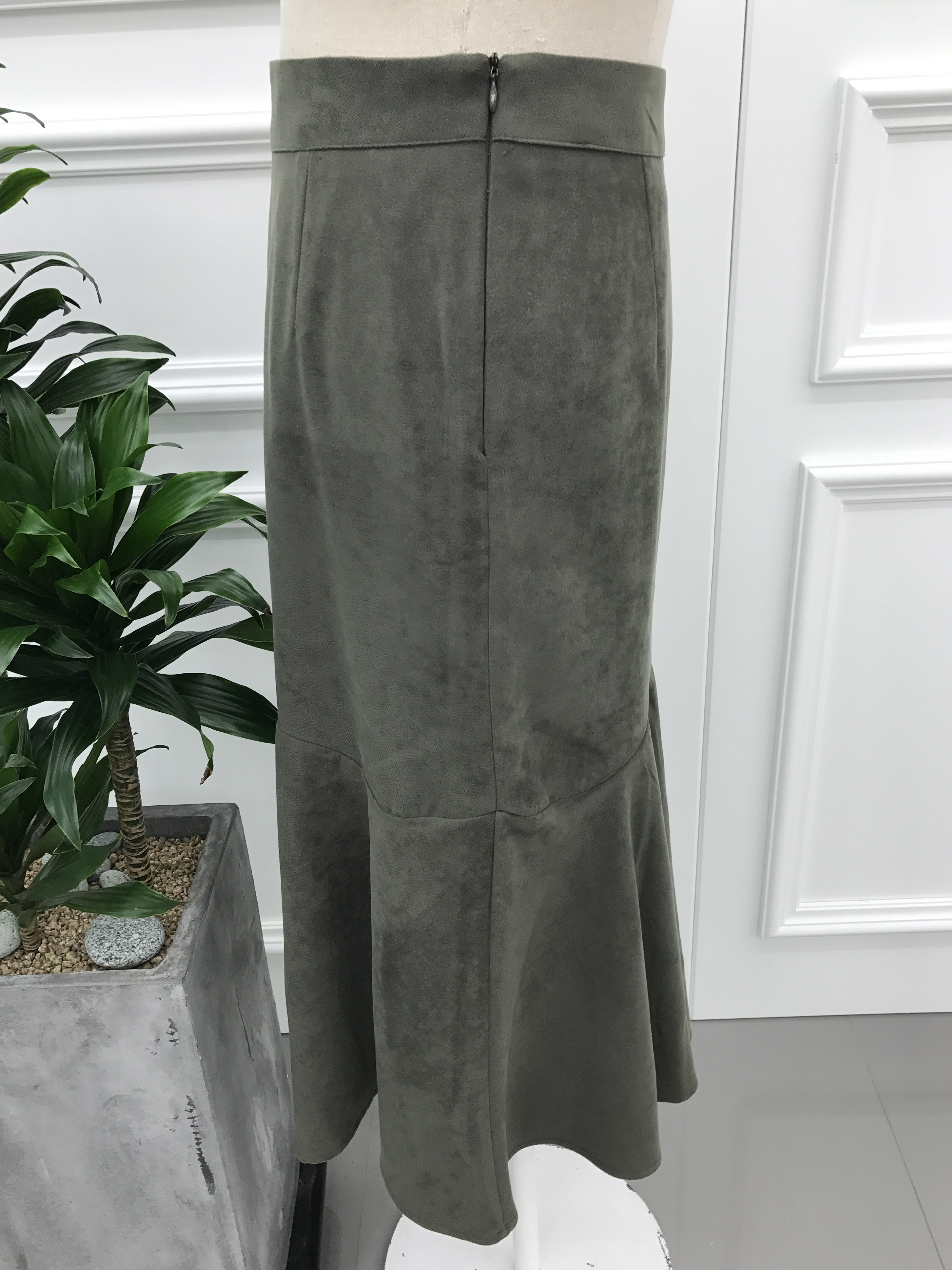 Frilly suede mommy skirt autumn winter long coordi