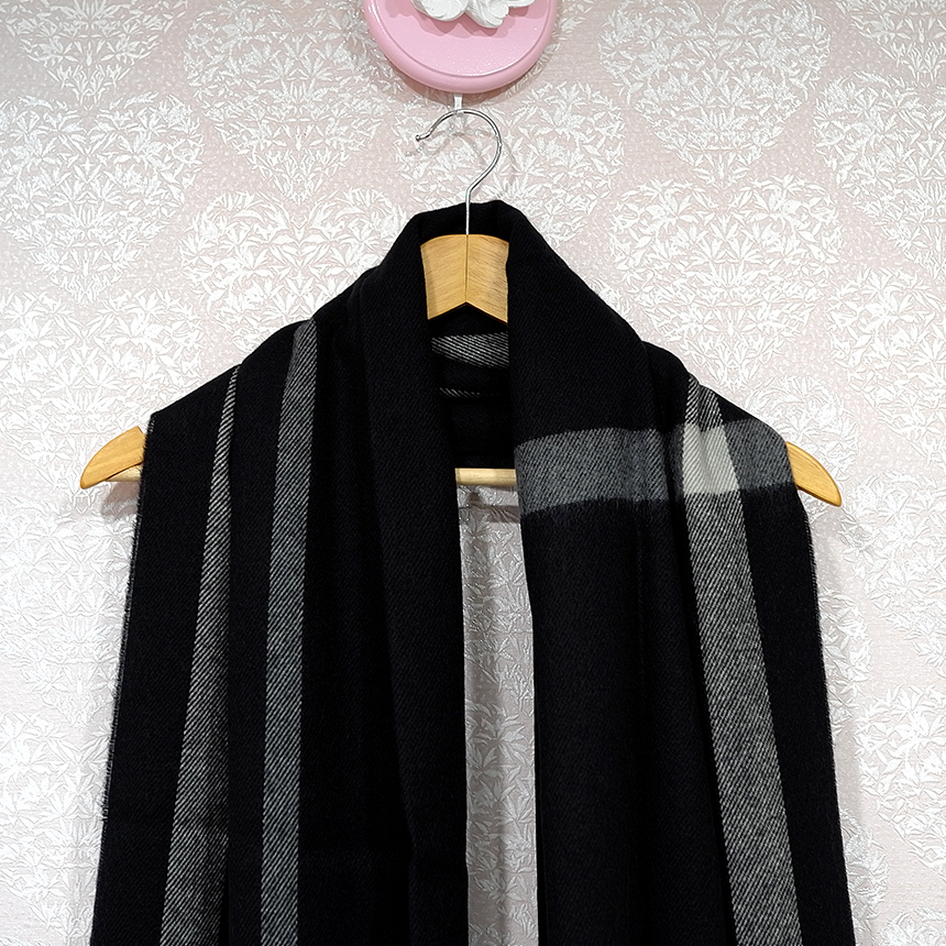 Pretty Black Hound Check Muffler Shoulder Shawl Sh