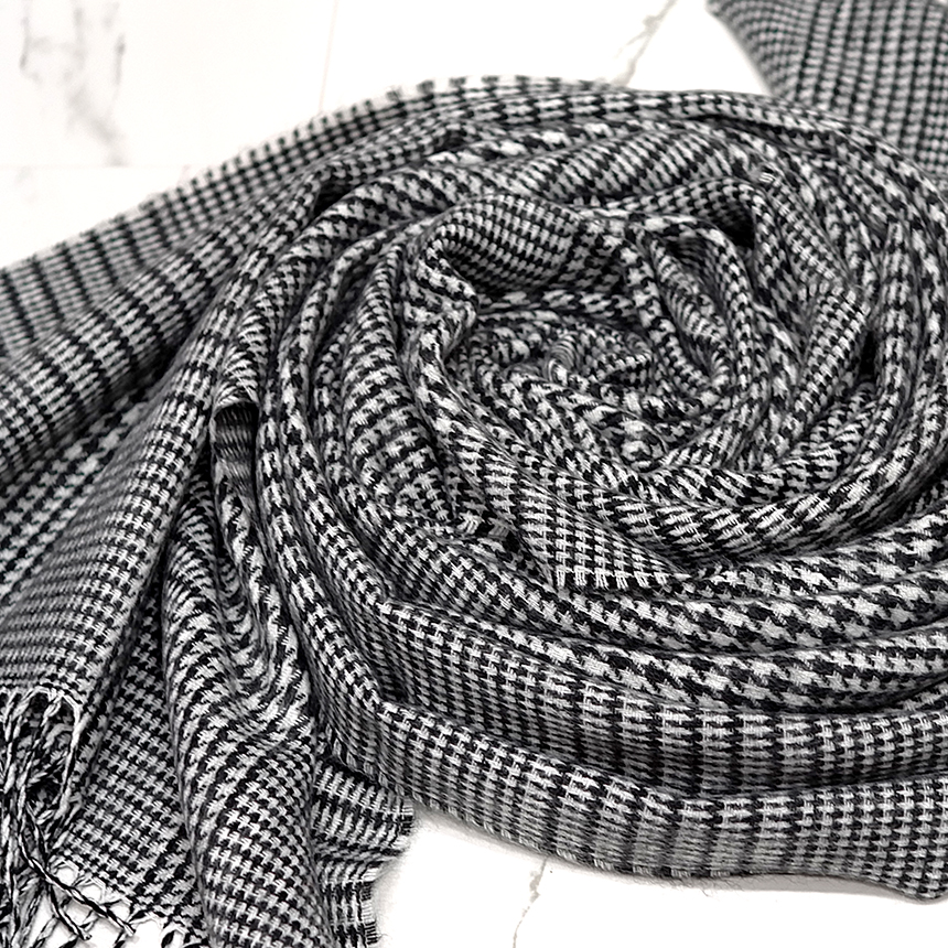 Pretty Black Hound Check Muffler Shoulder Shawl Sh