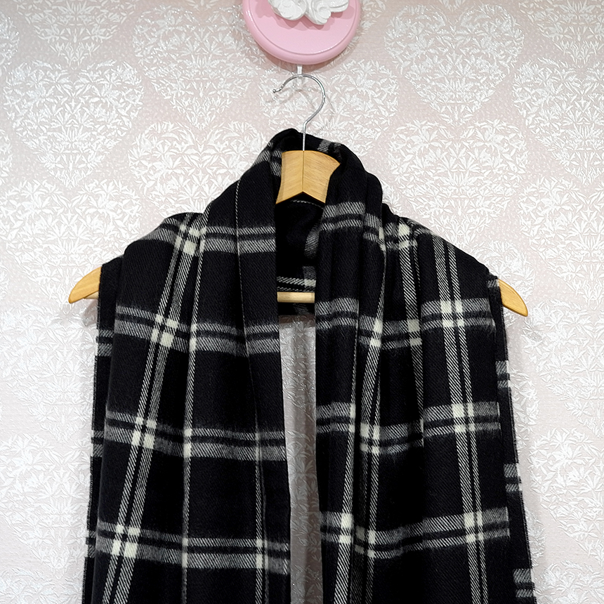 Pretty Black Hound Check Muffler Shoulder Shawl Sh