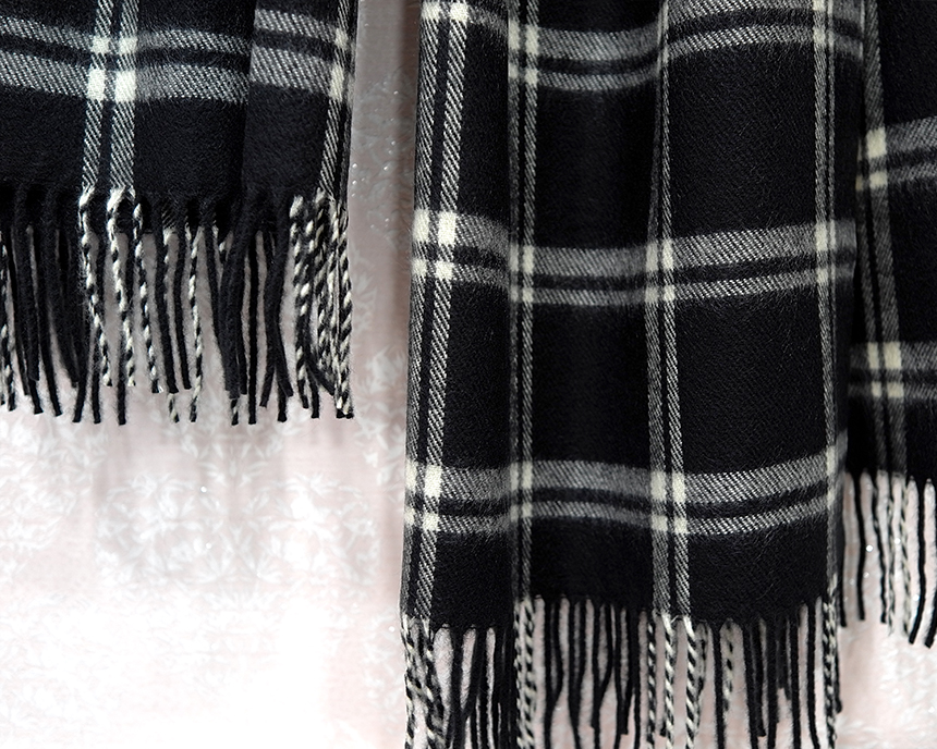 Pretty Black Hound Check Muffler Shoulder Shawl Sh