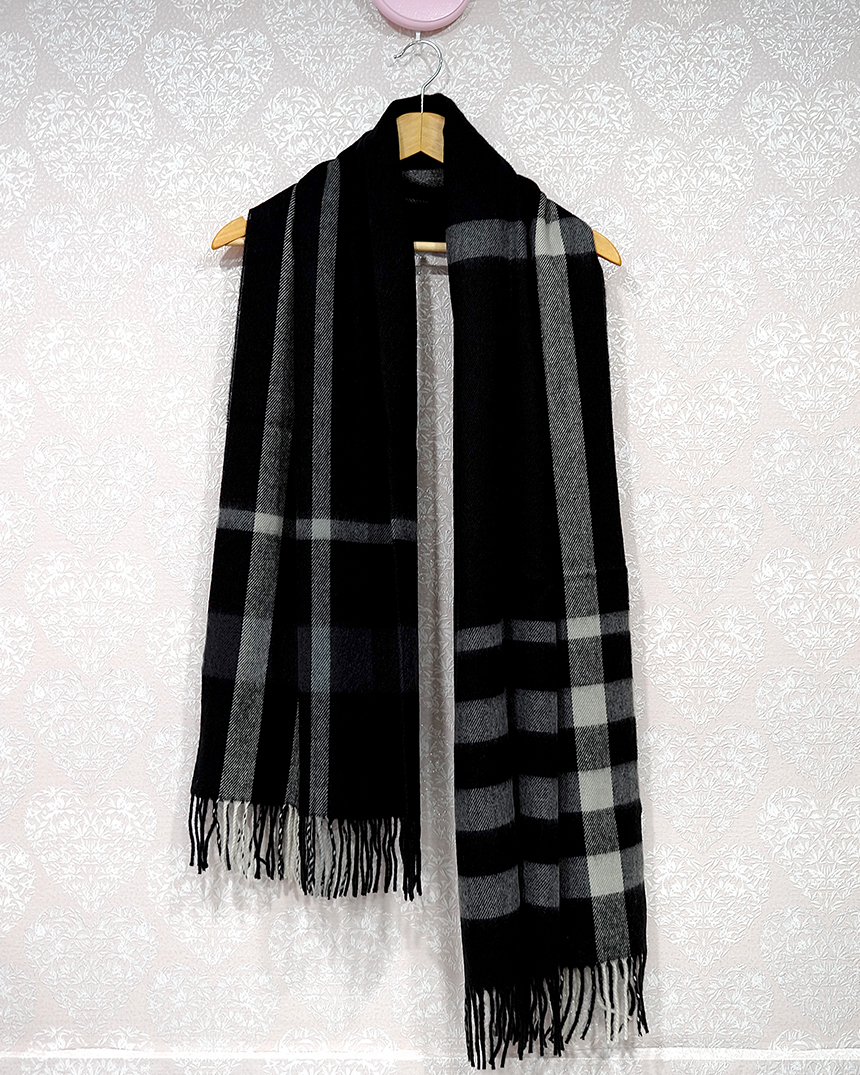 Pretty Black Hound Check Muffler Shoulder Shawl Sh