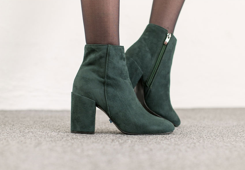 Women Suede Ankle Boots Heeled high-necked angles 