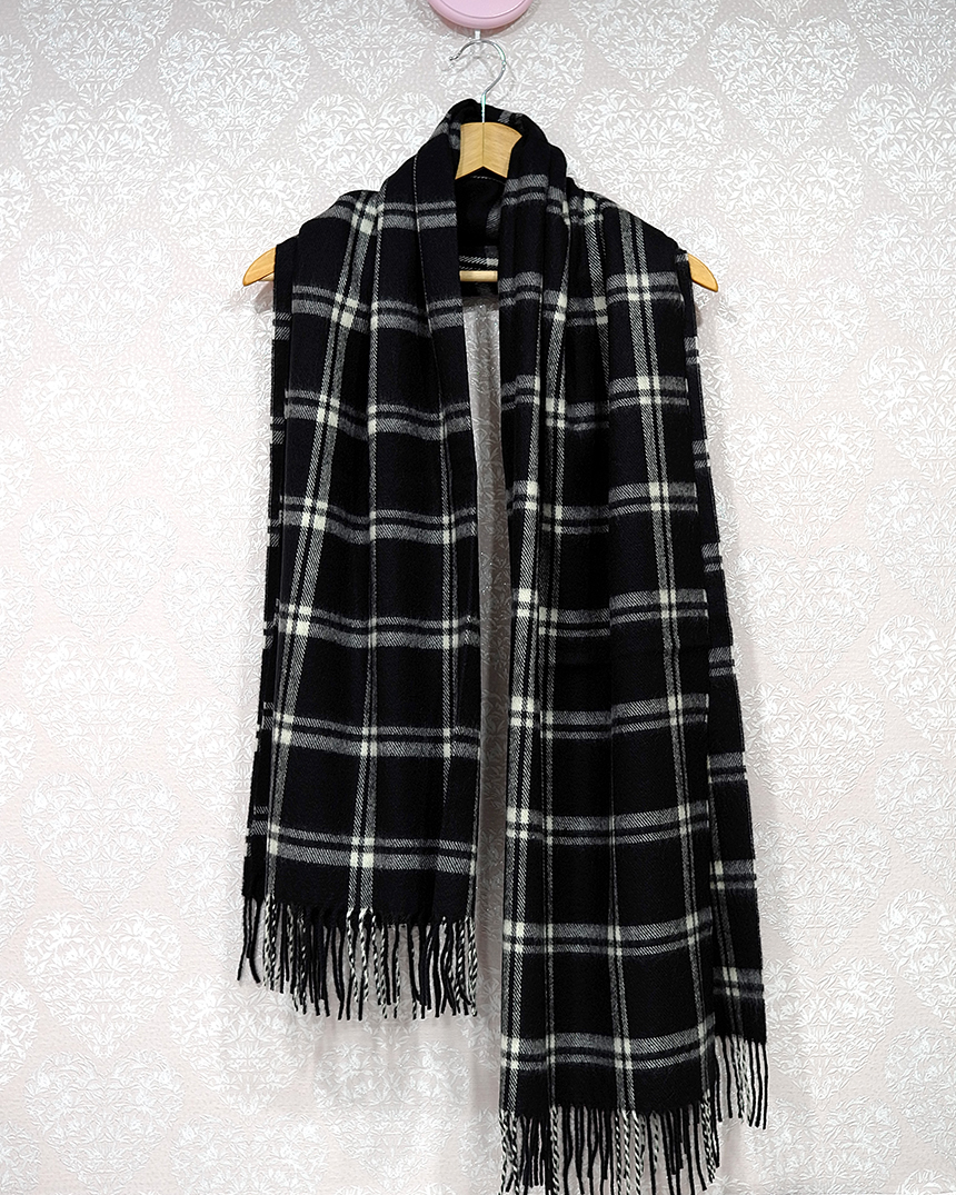 Pretty Black Hound Check Muffler Shoulder Shawl Sh