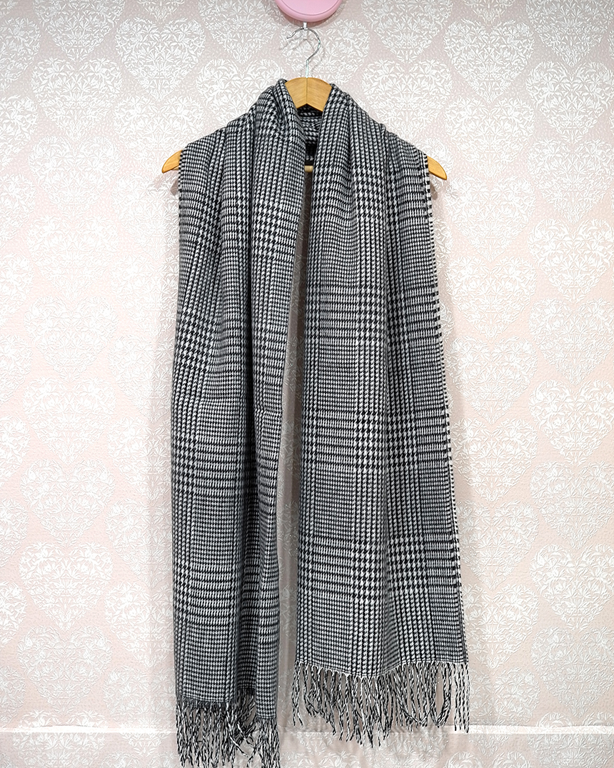 Pretty Black Hound Check Muffler Shoulder Shawl Sh