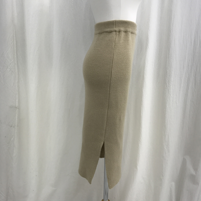 Long knit skirt with skirt