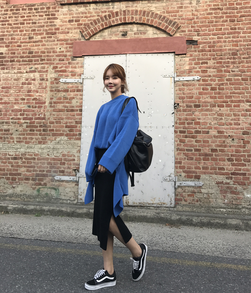 Long knit skirt with skirt