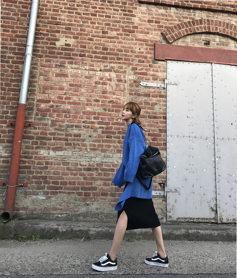 Long knit skirt with skirt