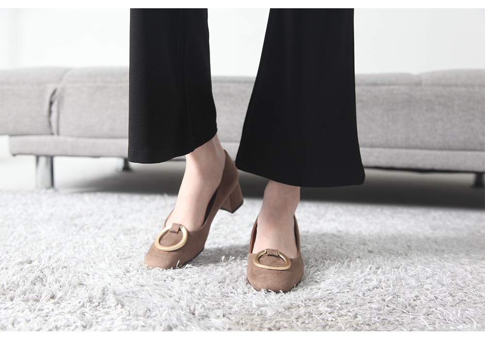 Metal Decorative Suede Pumps 4.5cm Middle Heel Rin