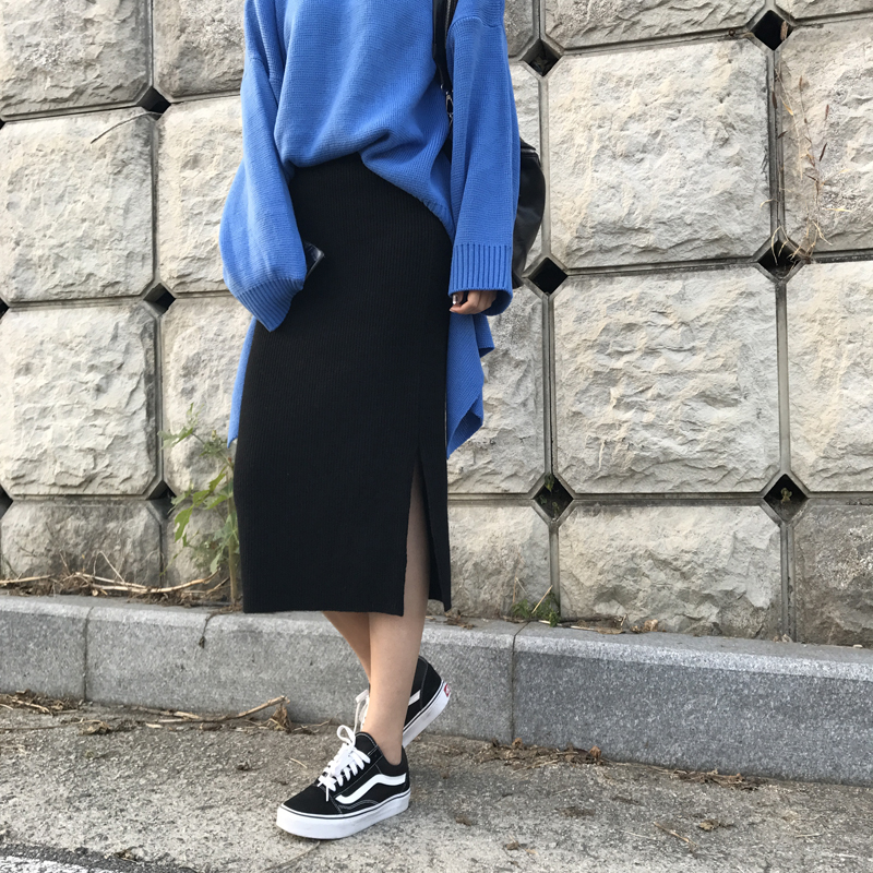 Long knit skirt with skirt