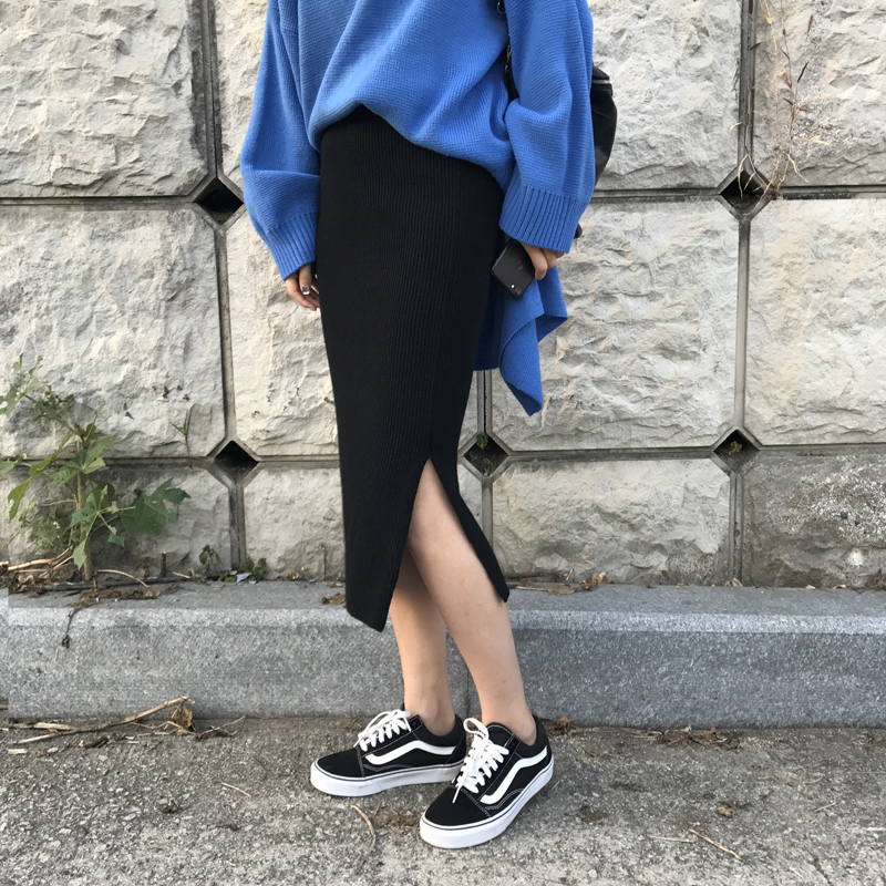 Long knit skirt with skirt