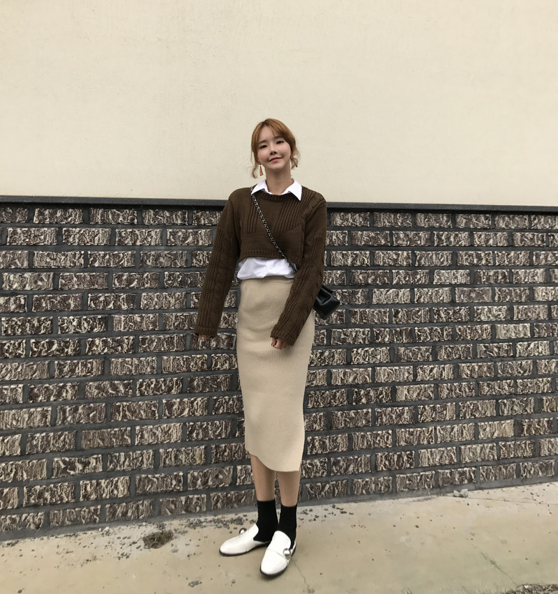 Long knit skirt with skirt