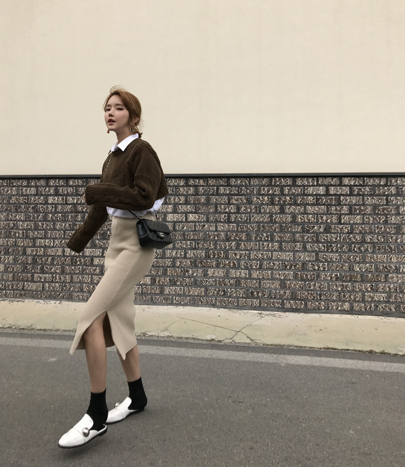 Long knit skirt with skirt