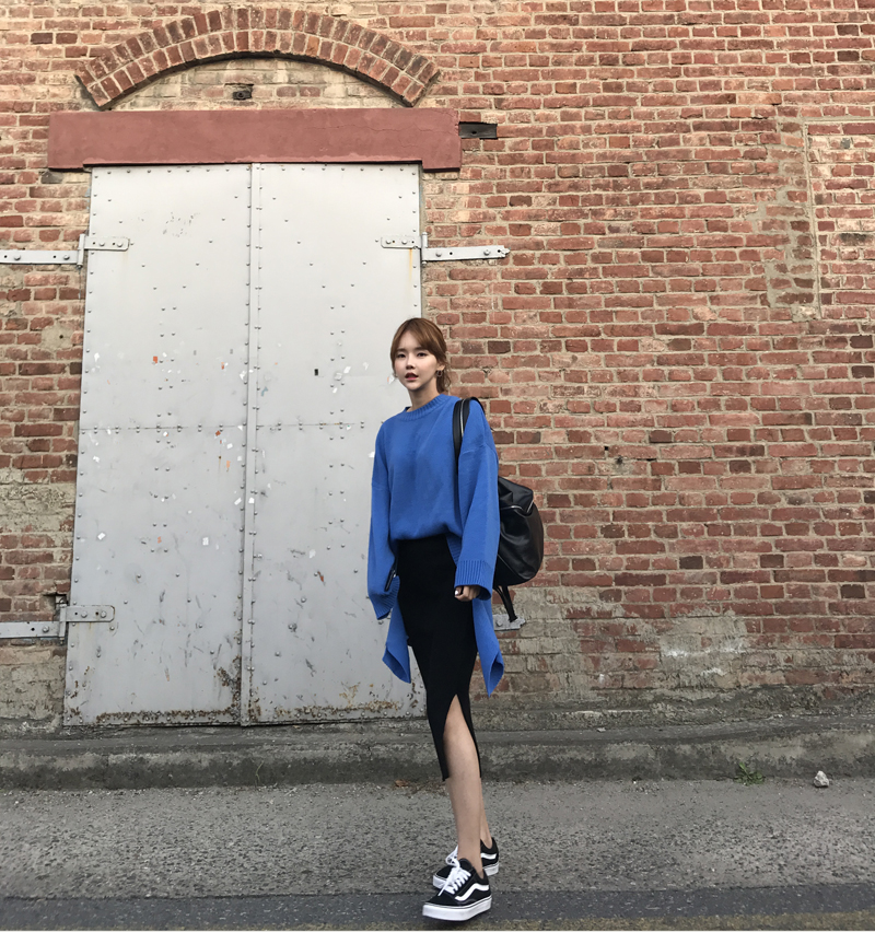 Long knit skirt with skirt