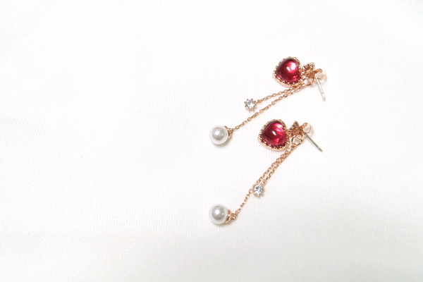Heart pearl drop earrings Cute cute cute little ch