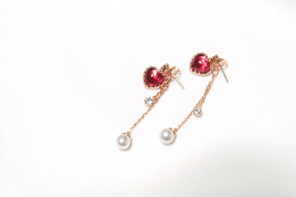 Heart pearl drop earrings Cute cute cute little ch