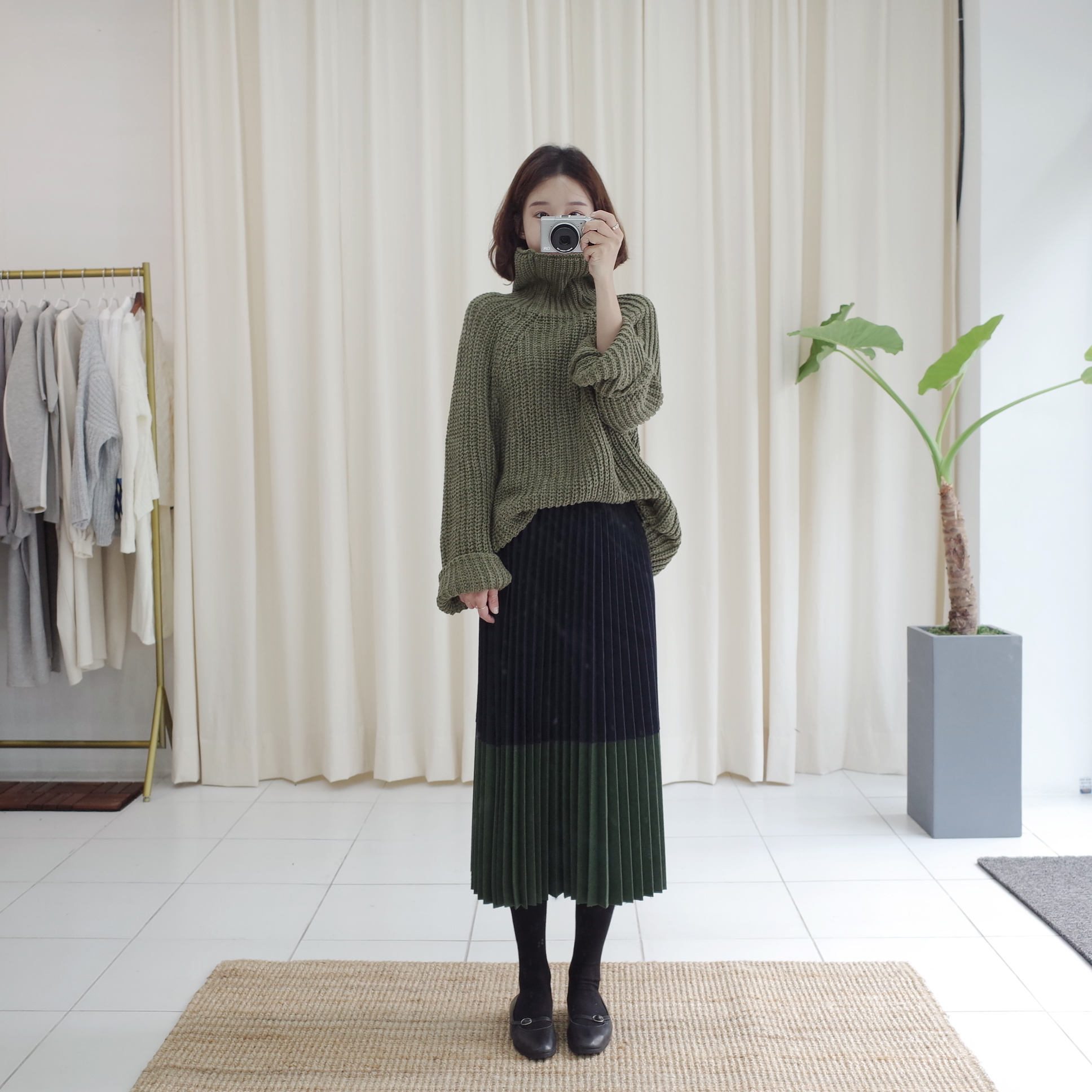 Wool color long pleated pleated skirt woman coordi