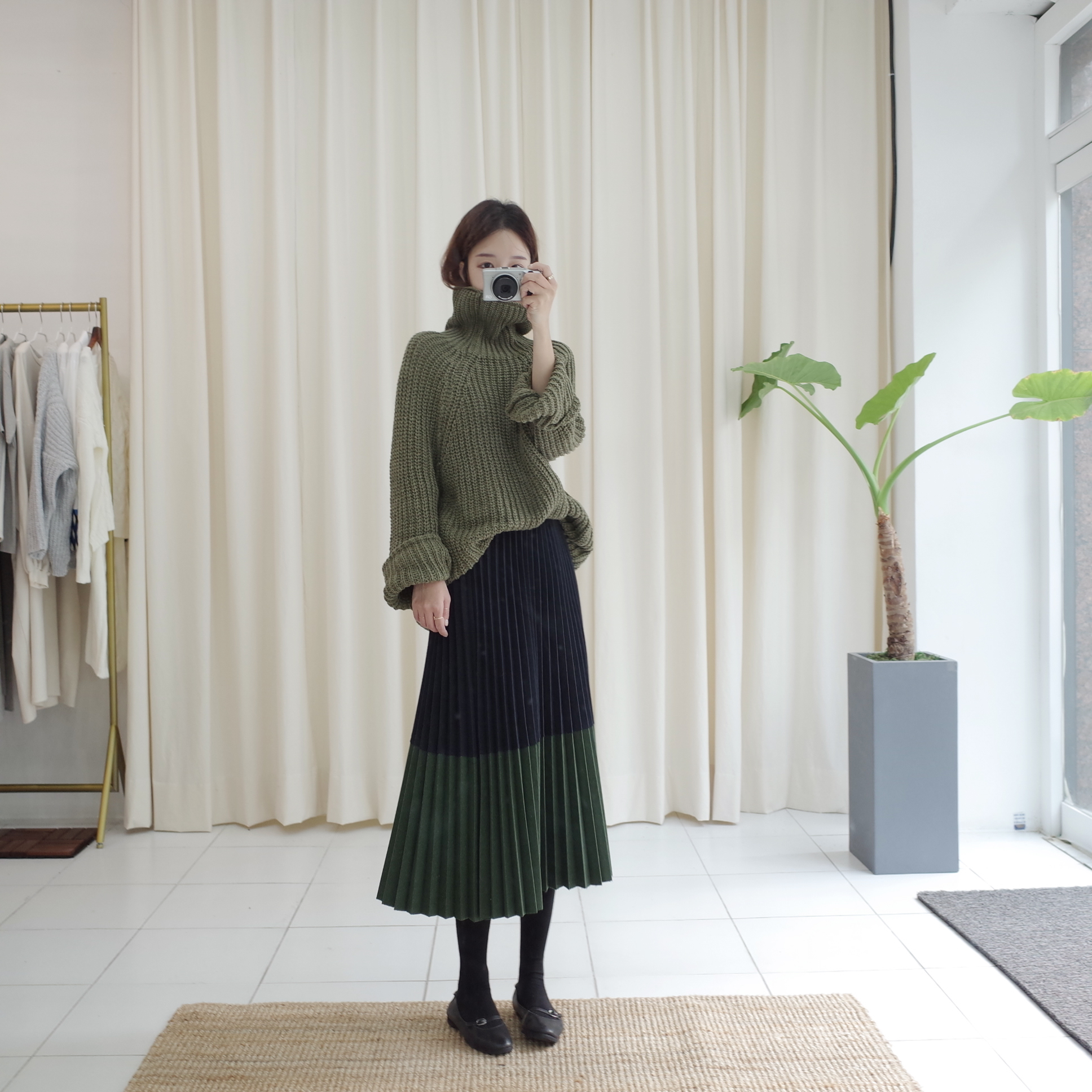 Wool color long pleated pleated skirt woman coordi