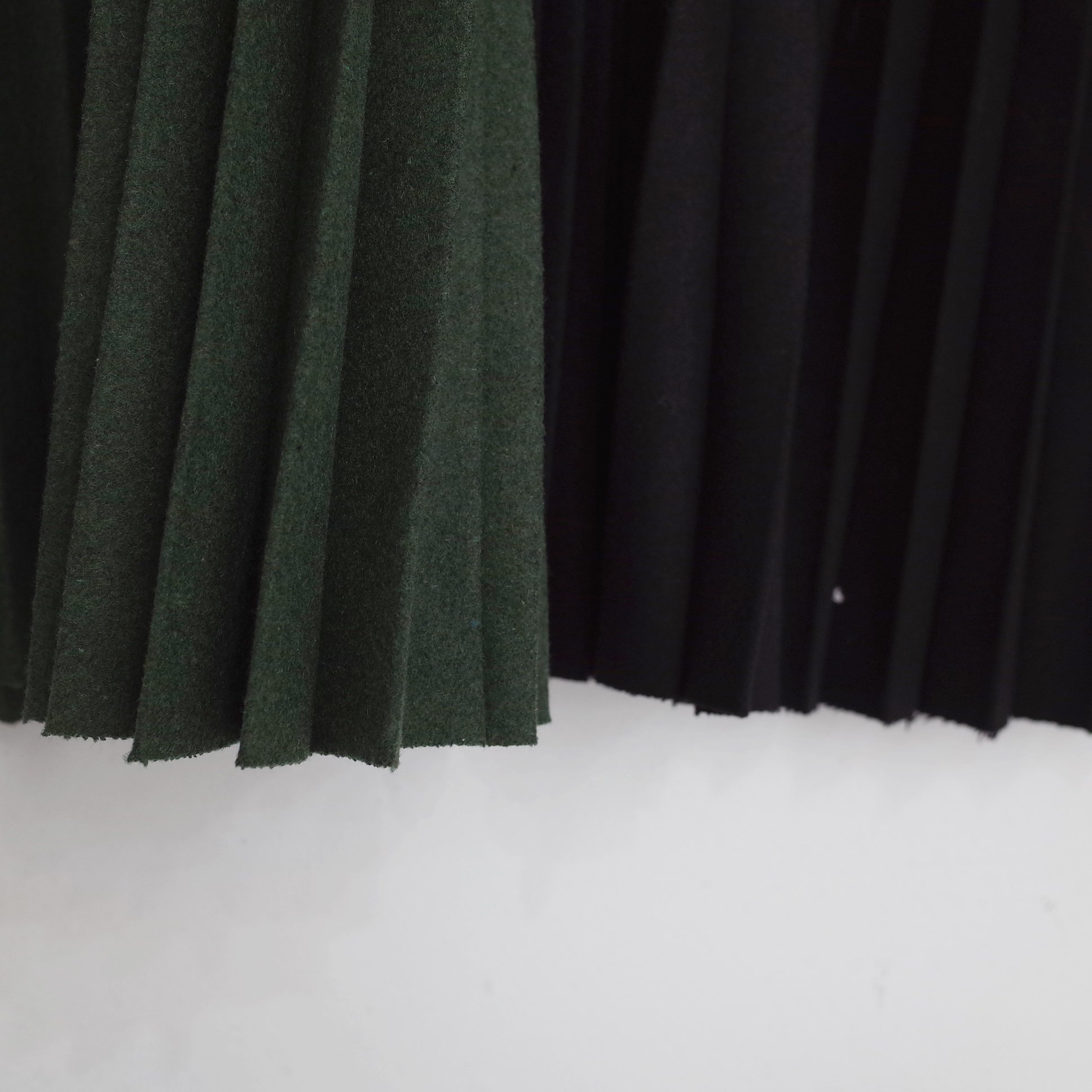 Wool color long pleated pleated skirt woman coordi