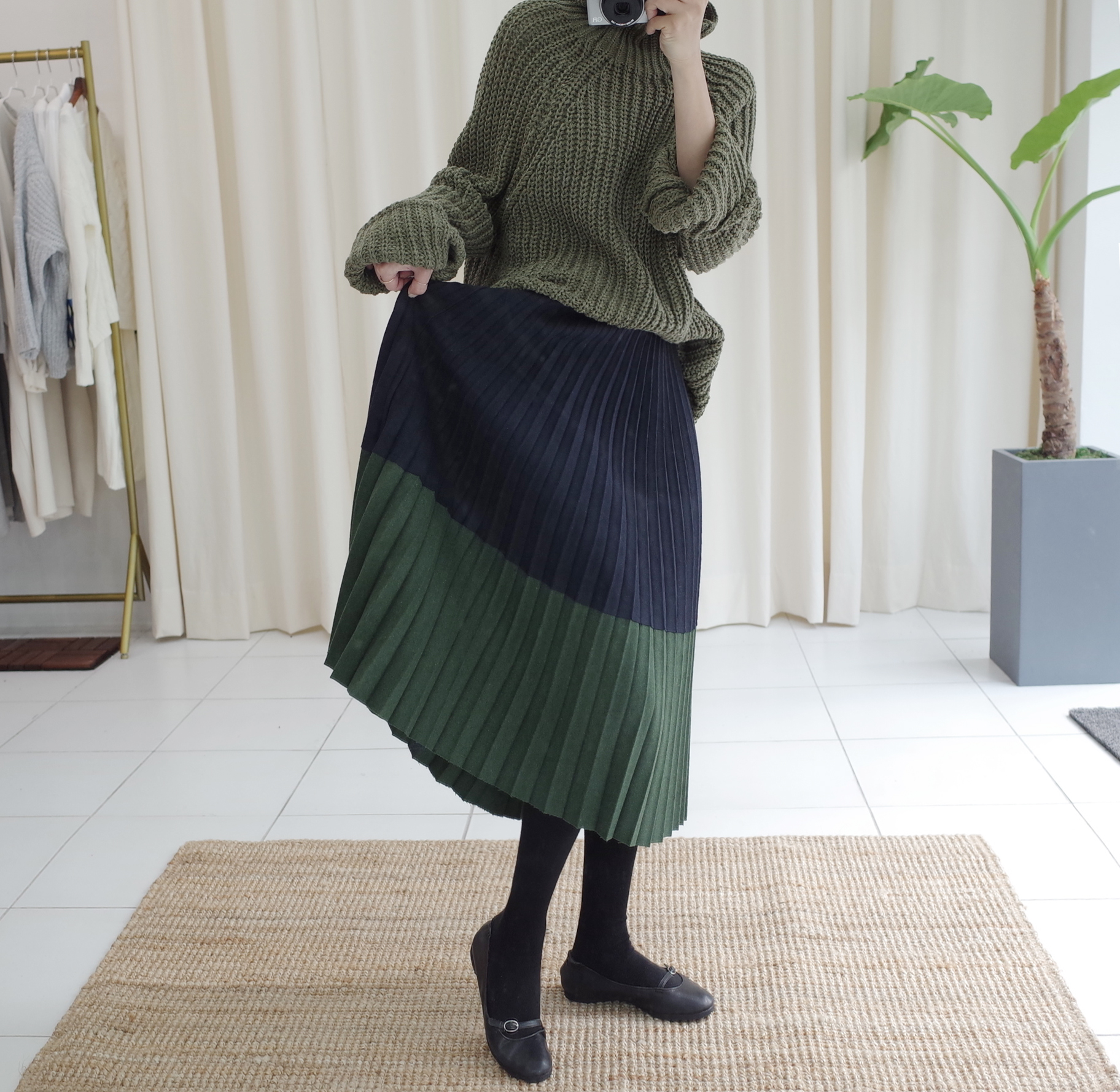 Wool color long pleated pleated skirt woman coordi