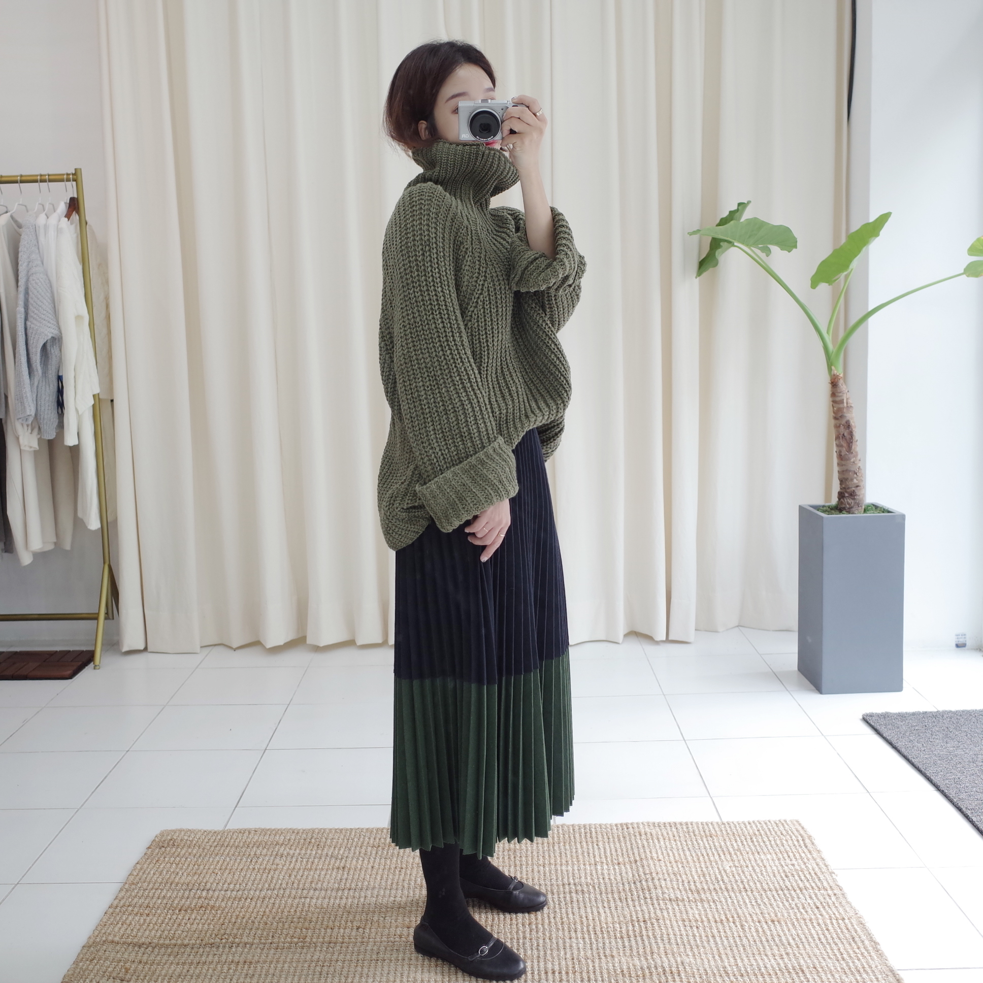 Wool color long pleated pleated skirt woman coordi