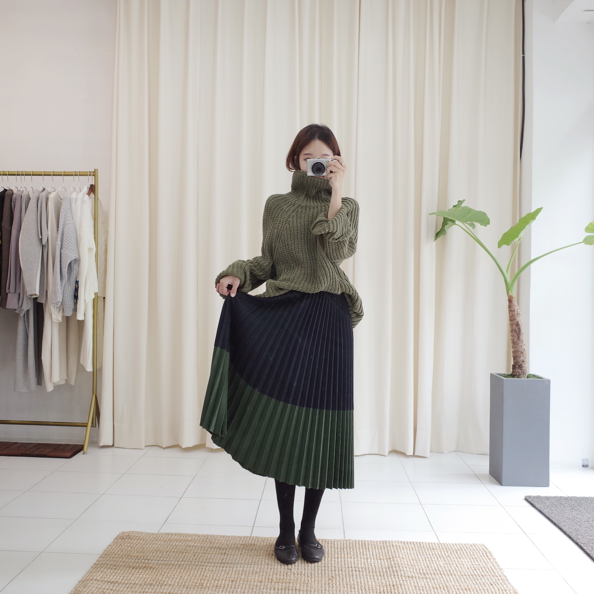Wool color long pleated pleated skirt woman coordi