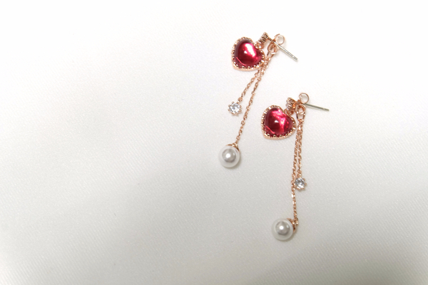 Heart pearl drop earrings Cute cute cute little ch
