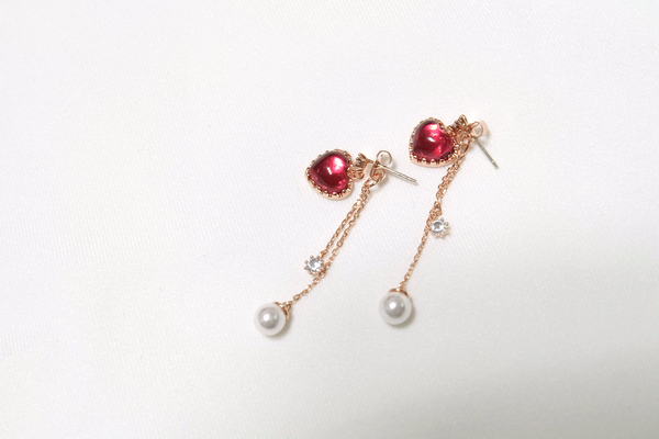 Heart pearl drop earrings Cute cute cute little ch