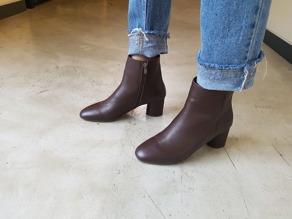 Natural cowhide simple heeled ankle boots 6cm blac