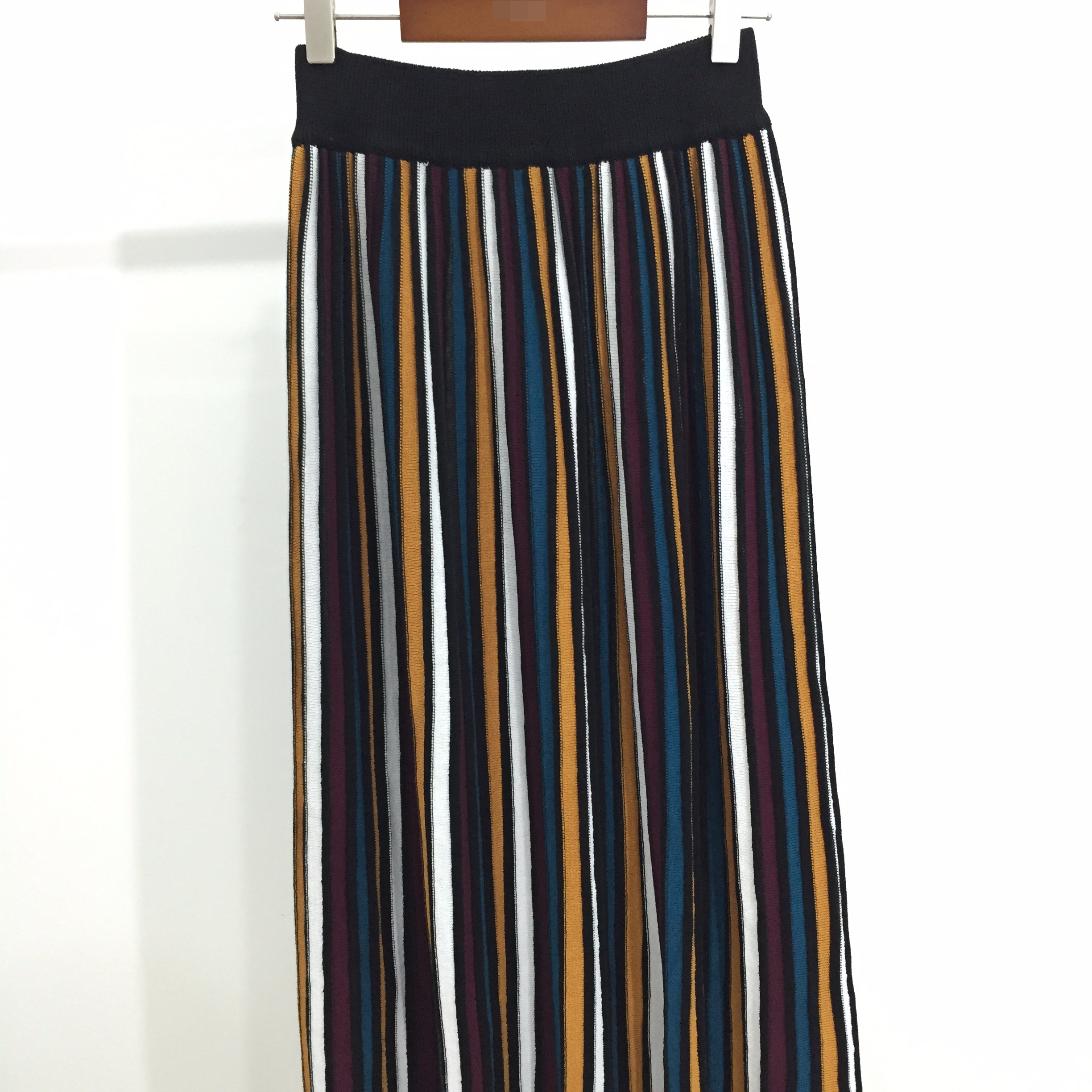 Wrinkled Bending Knit Long Skirt Romantic Look Lux